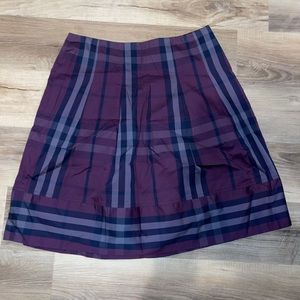 Pleaded Burberry skirt